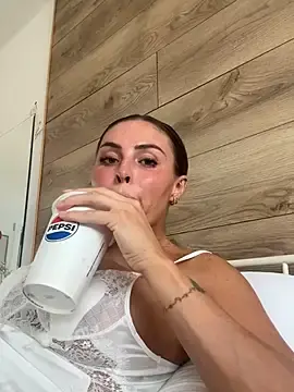 Stripchat Live Sex of selena_xxx