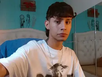 Stripchat Free Porn Cam of DraxBlade09