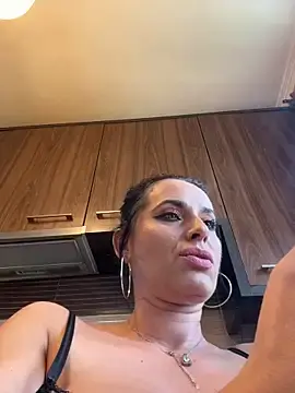 Stripchat Sex Cam of Hotmomcheckk_
