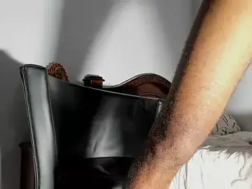 Stripchat Free Porn Cam of blaze_panther