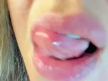 Stripchat Live Porn of Sky_Kuper