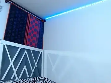Stripchat Sex Cam of paula_lopez__