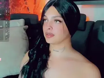 Stripchat Free Porn Cam of Emmaa_Saenz_