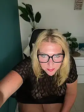 Stripchat Live Porn of SuesseAurelie1