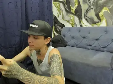 Stripchat Free Live Porn of StraightBoy_Nick