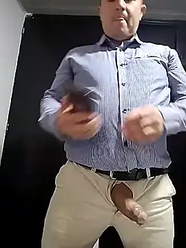 Stripchat Sex Cam of BigCristh79