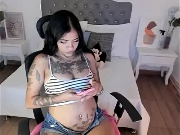 Stripchat Live Sex Cam of Aisha_Haddad