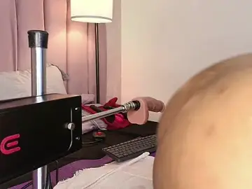 Stripchat Sex Cam of HallyBans