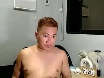Stripchat Free Porn Cam of Bigdaddybear888