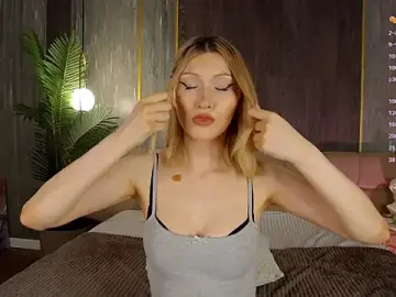 Stripchat Adult Webcam of CarolReeves