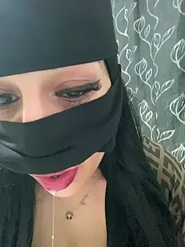 Stripchat Live Porn of mari_layali