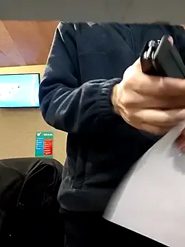 Stripchat Live Porn of TommyMomentum