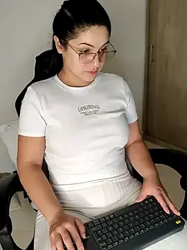 Stripchat Free Live Porn of Lia_Hurley