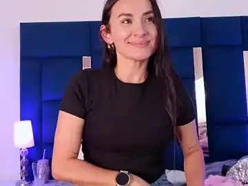 Stripchat Free Porn Cam of velvetlunaa_