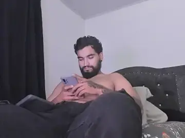 Stripchat Sex Cam of Chrys_harris77