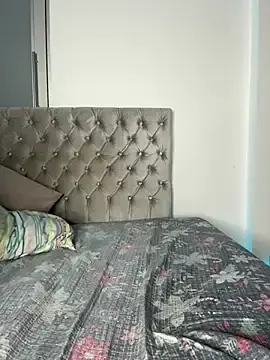 Stripchat Sex Cam of Sarasweet_sex