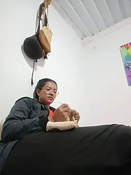 Stripchat Live Sex Cam of Bigassmommy_x