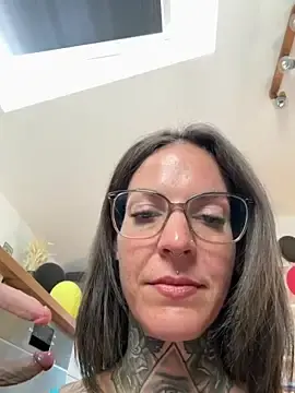Stripchat Free Live Porn of BrownieyQueen