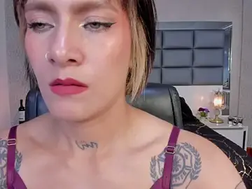 Stripchat Free Live Porn of Mrs_Regina_clk