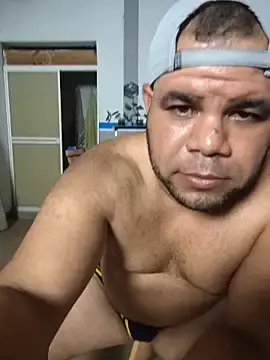 Stripchat Free Porn Cam of EvertmanBear