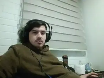 Stripchat Free Live Porn of hung_weeb
