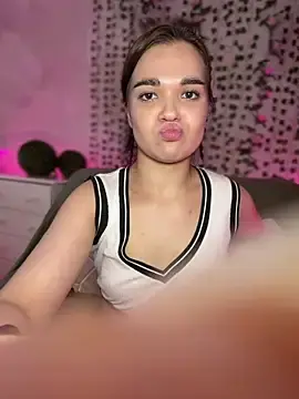Stripchat Watch Live Sex Cams of BabyShy-