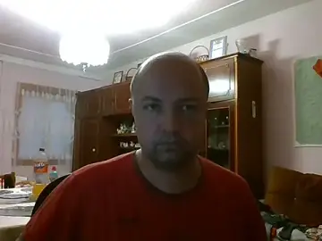 Stripchat Live Sex Cam of Luceriusbigass