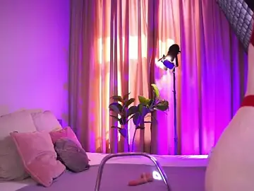 Stripchat Free Live Porn of Naomi_Hotter