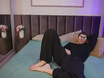 Stripchat Best Webcam of RonBevs