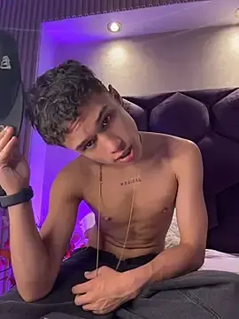 Stripchat Adult Video Chat of Dominik_Souza