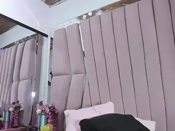 Stripchat Live Sex Cam of Sasha_Petitte