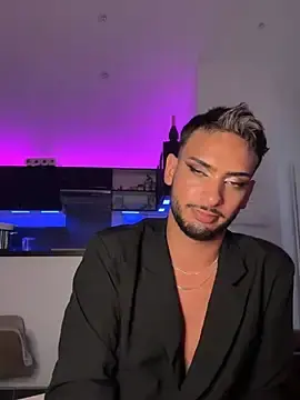 Stripchat Live Sex Cam of Gipsyboysteve