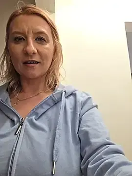Stripchat Free Porn Cam of KaylinJan