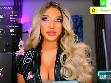 Stripchat Sex Cam of UrDominantBella