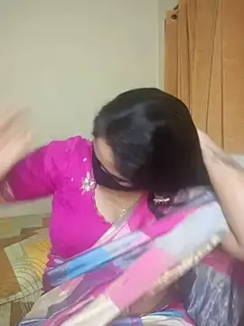 Stripchat Adult Video Chat of Sravvi499