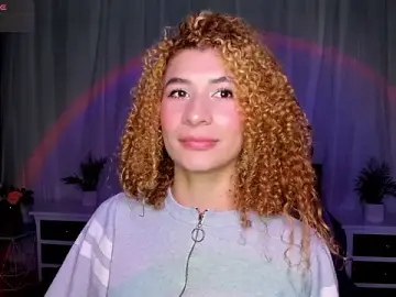 Stripchat Free Porn Cam of Evolet_Bee