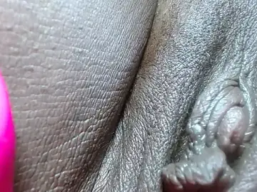 Stripchat Free Porn Cam of morenahott1