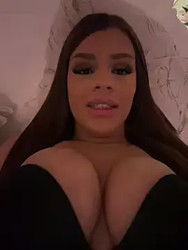 Stripchat Sex Cam of BellaaVixen