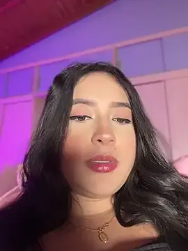 Stripchat Adult Webcam of Emiily_Moore1