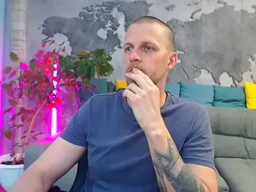 Stripchat Sex Cam of VikingChrisss