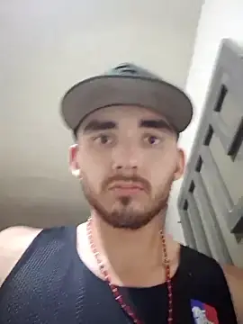 Stripchat Free Porn Cam of kevinsito1