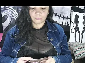 Stripchat Adult Webcam of vivian-milf