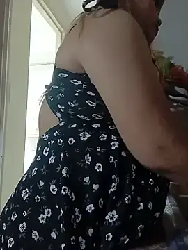 Stripchat Live Sex Cam of QUEEN_Sexlover_AsianPH