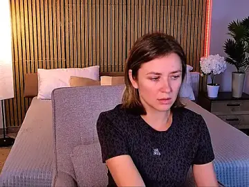 Stripchat Live Sex Cam of EmeraldGlow