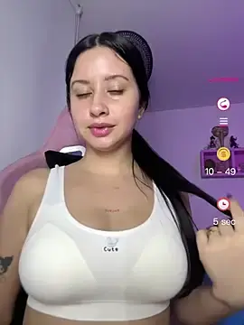 Stripchat Live Sex Cam of lucy_grey25