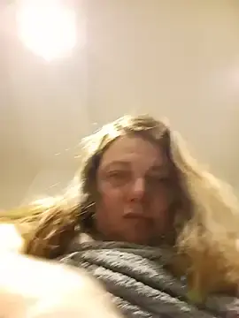 Stripchat Watch Live Sex Cams of HotHornyEmmaX