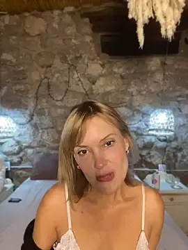 Stripchat Adult Webcam of GeraldineDeluca