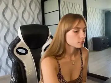 Stripchat Live Sex Cam of Miss_Luna_meow