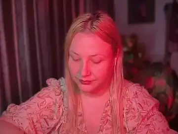 Stripchat Free Porn Cam of BikiHellena