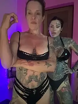 Stripchat Live Sex Cam of mommyselenafit_